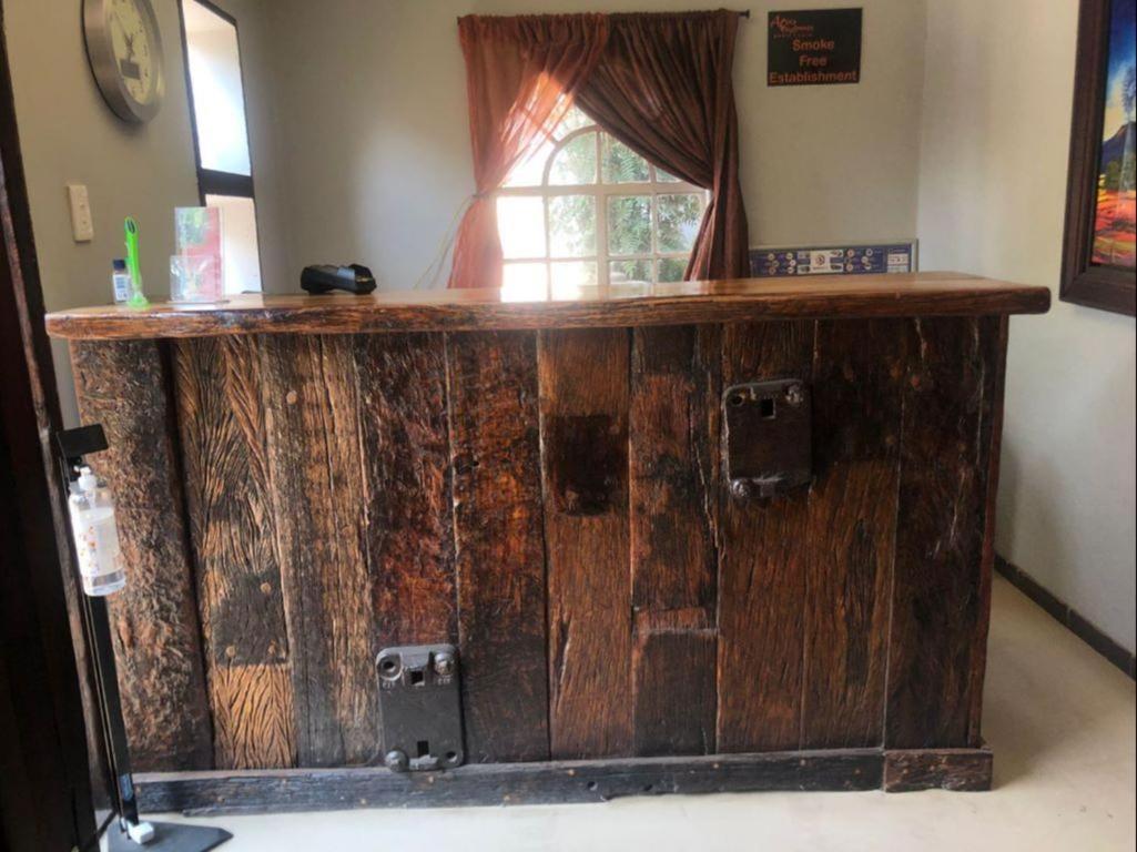 Africa Footprints Lodge Kempton Park Exteriér fotografie